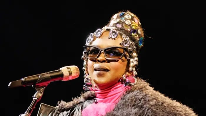 Fugees singer Lauryn Hill surprises high school reunion with performance