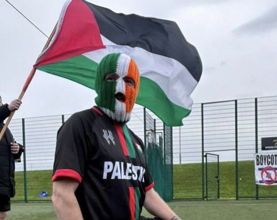 Kneecap respond to Sharon Osbourne: “She should listen to ‘War Pigs’”