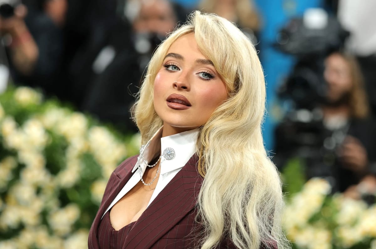 Sabrina Carpenter praises phone-less concerts, isn't opposed to banning them at her shows