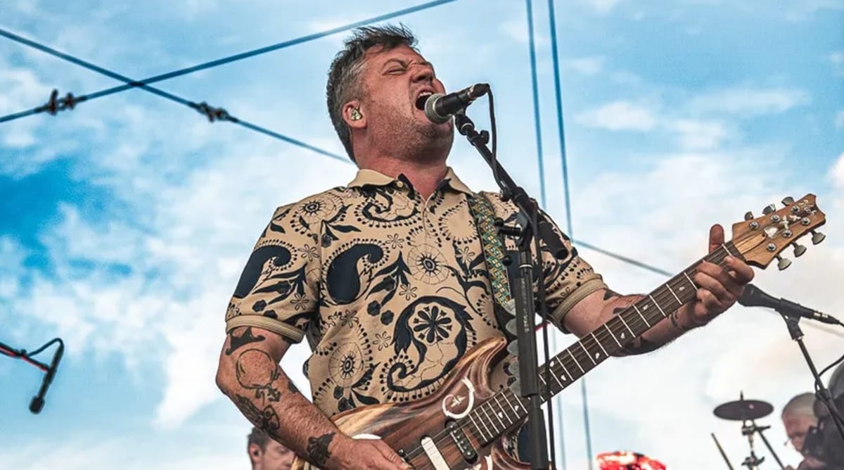 Modest Mouse play new tracks “Dogbed/Sheetrock” live in Boise