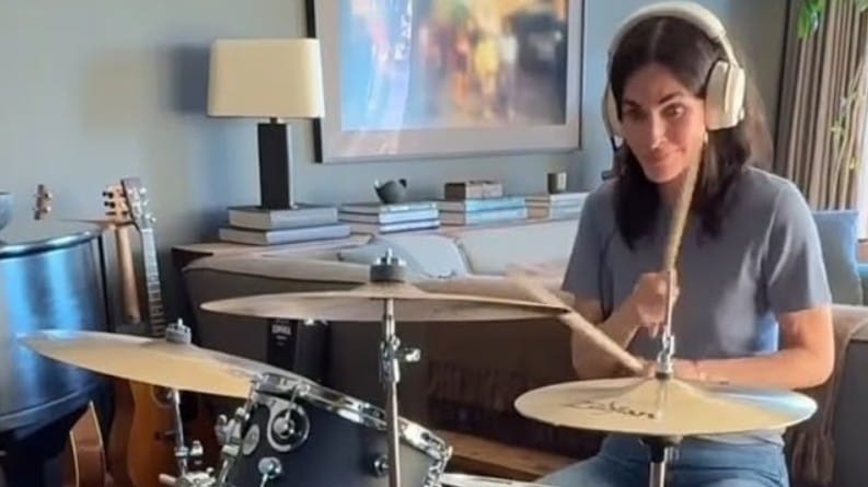 Courteney Cox enters her Dave Grohl era