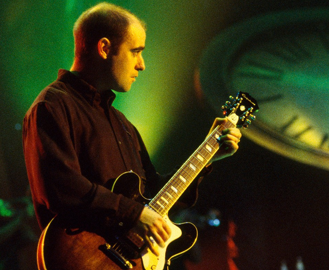 All 3 Oasis guitarists get signature models from Gibson, Epiphone