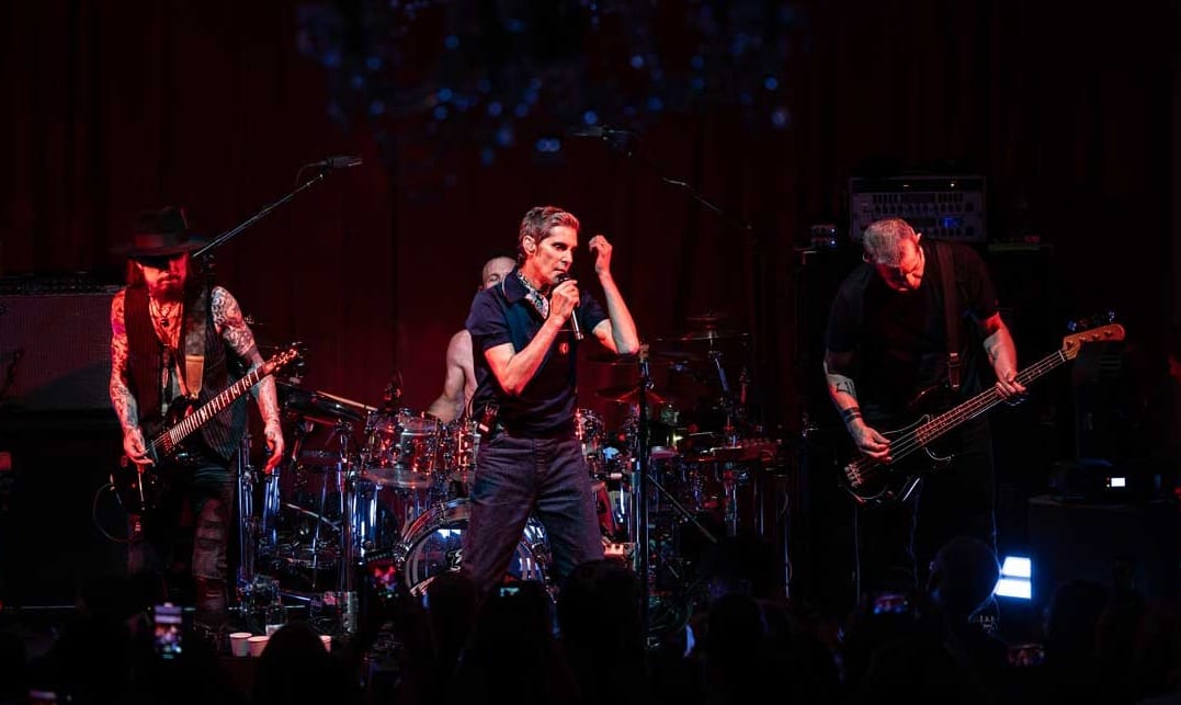 Jane's Addiction and singer Perry Farrell release statements to confirm closure after breakup