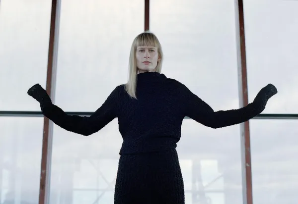 Jenny Hval shares video for new single "The artist is absent", announces North American tour