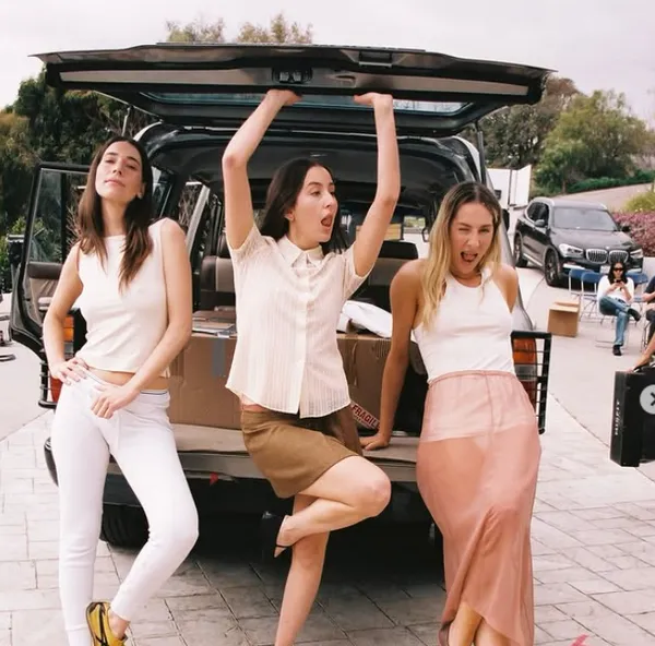 HAIM appear to announce new album 'I Quit' at LA show