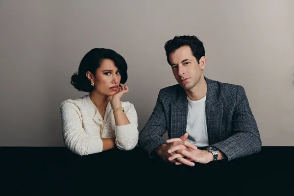 RAYE and Mark Ronson unite for "Suzanne"