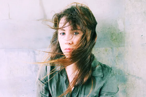Gwenifer Raymond announces third album, 'Last Night I Heard the Dog Star Bark'