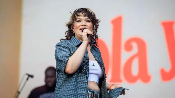 Lola Young collapses during All Things Go NYC