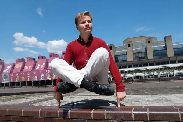 Geordie Greep announces "improvisatory" tour in Europe
