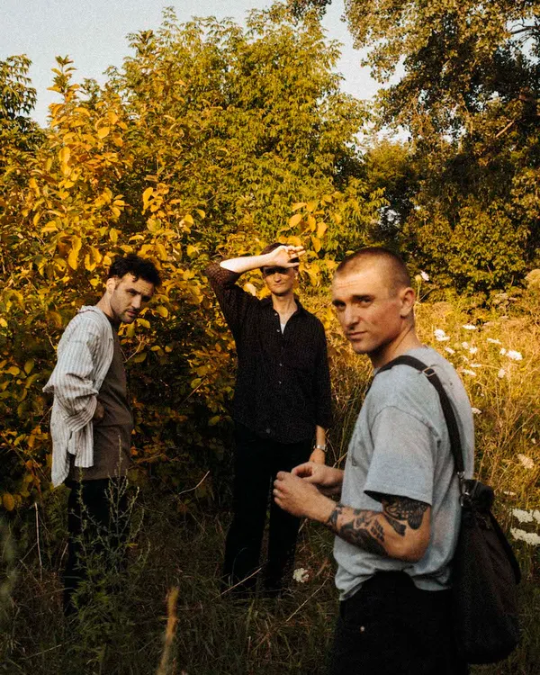 Cola announce new album 'Cost of Living Adjustment', share new song "Hedgesitting"