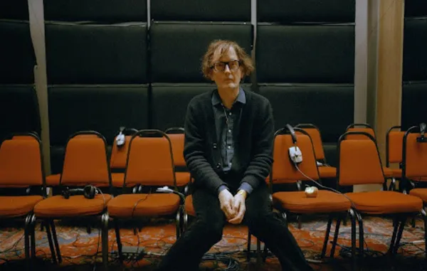 Pulp share "Begging For Change" for War Child's 'HELP(2)' record