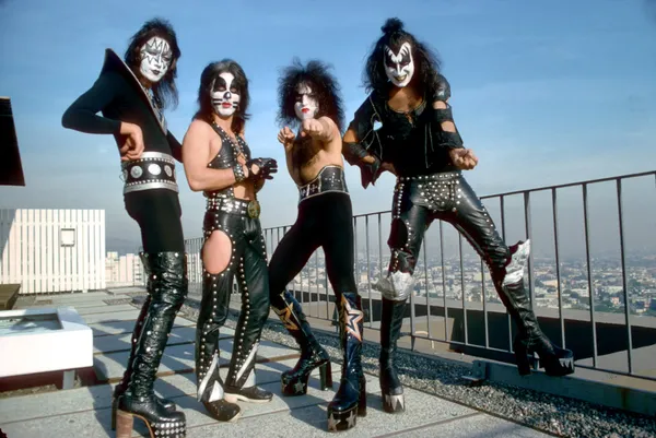 Kiss can never perform live again without Pophouse's permission