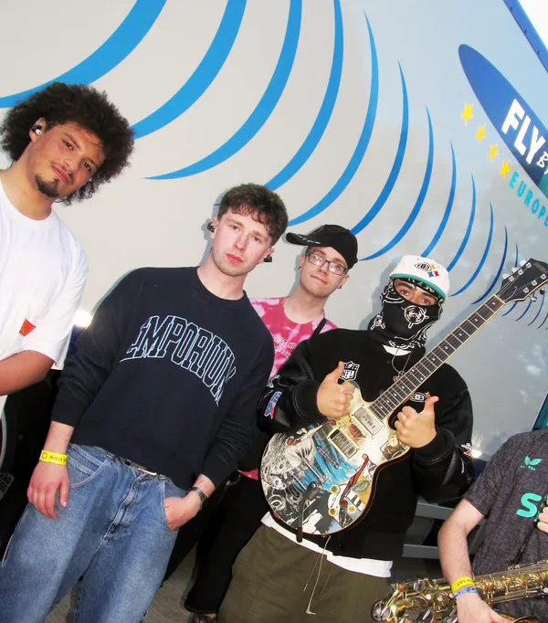 BRICKNASTY drop sleek new single "honey bee"