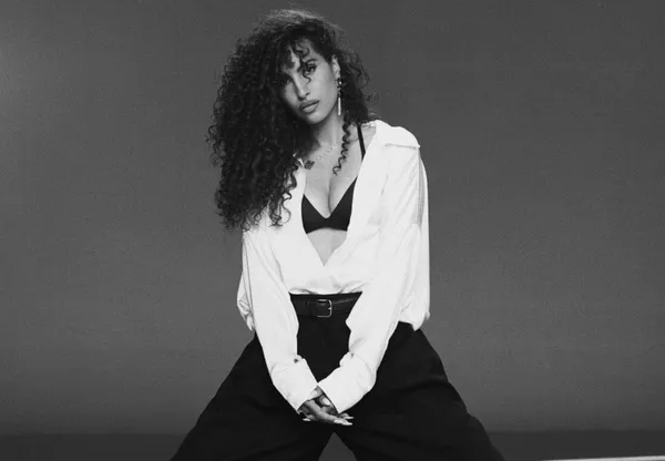Snoh Aalegra returns with new single "Karma"